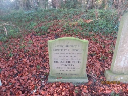 68. DOROTHY E.HIGGINS died 15th January 1979 aged 86 Hinc Patrium Sustinet